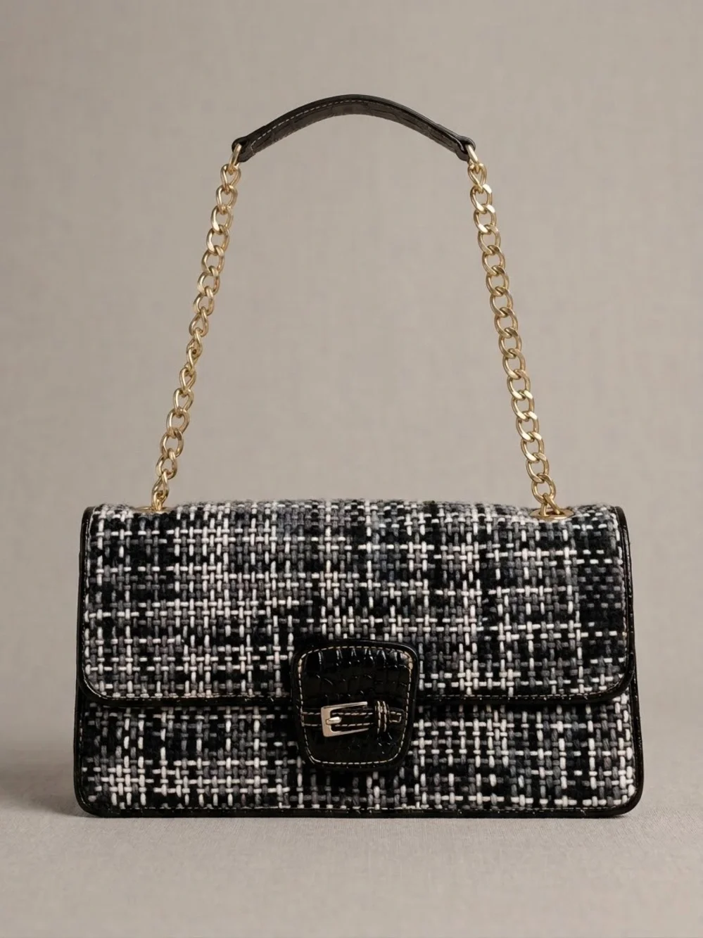 Liz Claiborne Black and White Tweed Shoulder Bag with Gold Chain
